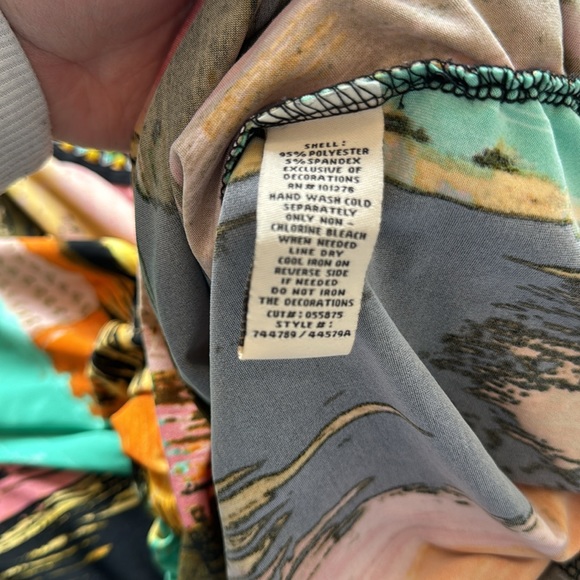 ECI Beaded neckline scrunch waist blouse Size Large D8 - Picture 5 of 5